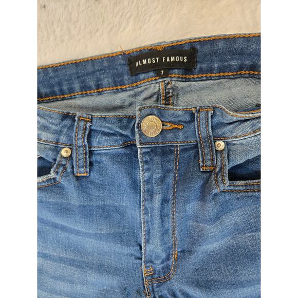 Almost Famous Flare Denim Jeans- Medium Wash- Womens Sz 7 - Picture 2 of 9